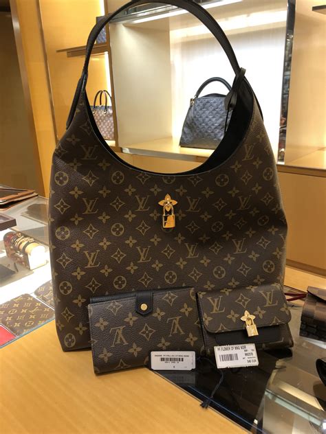 louis vuitton paris handbags price|louis vuitton paris online store.